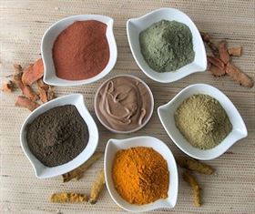 Soins au naturel – Shampoing aux plantes ayurvédiques